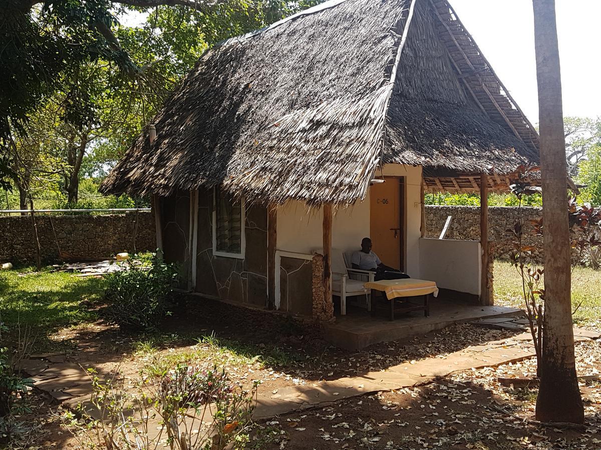Shimoni Gardens Cottages ภายนอก รูปภาพ